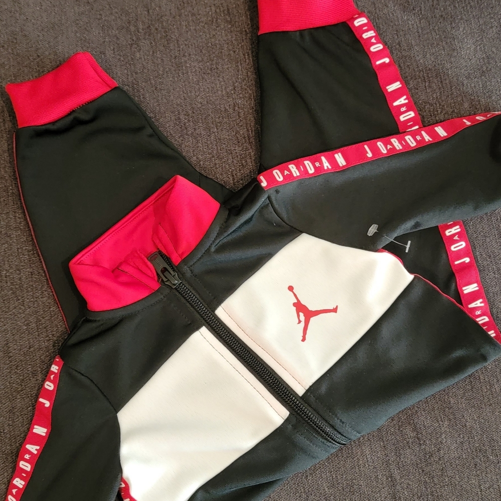 3/6 Nike Baby Jumper Jumpsuit zip up NWT Black Red and White